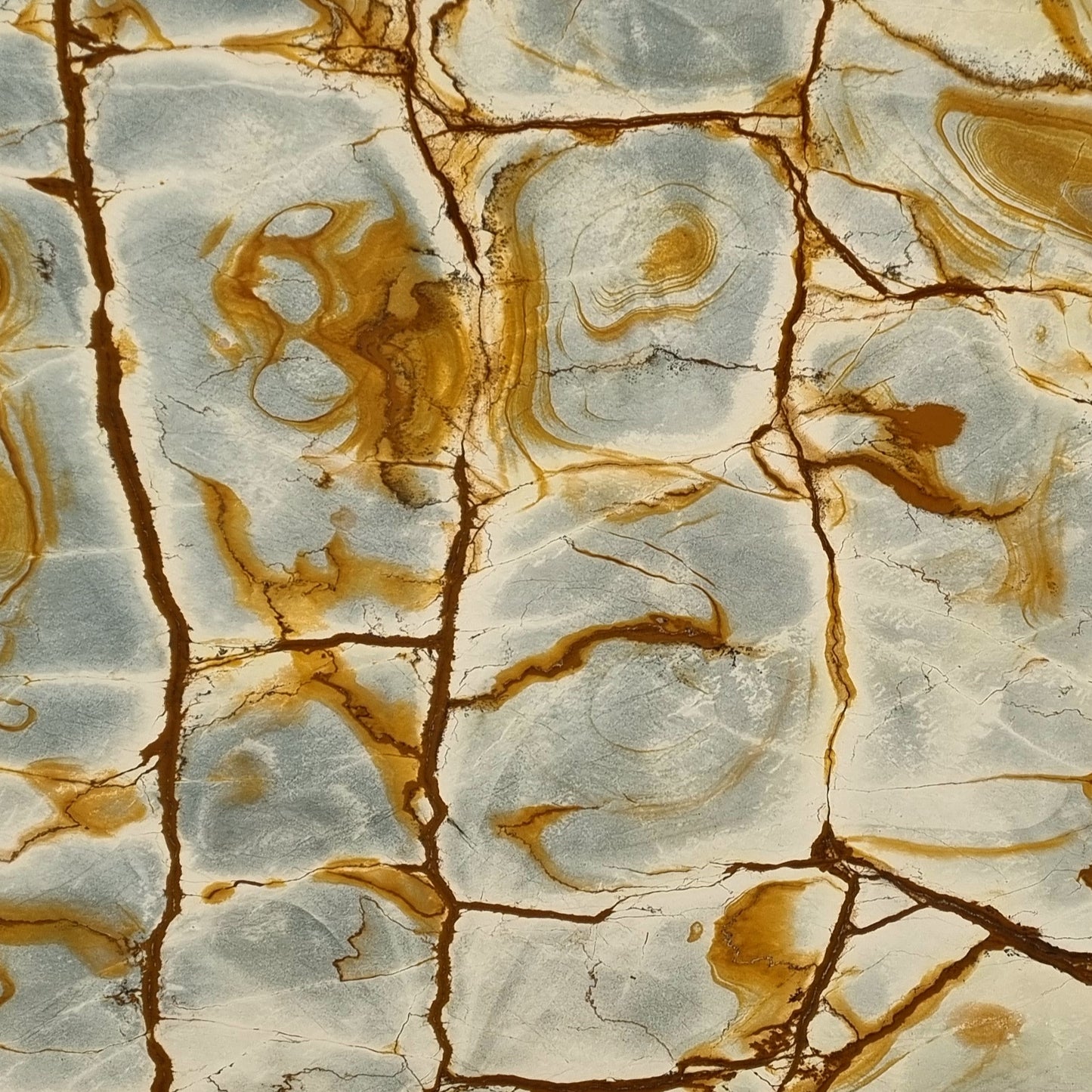 Palomino Quarzit – Hochwertiger Naturstein mit einzigartiger Maserung, perfekt für luxuriöse Innenraumgestaltung.
