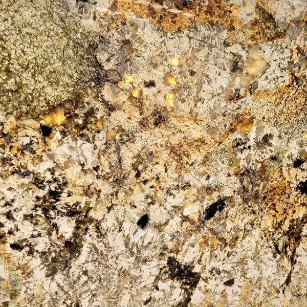 Alpinus Quartz – Heller Quarzstein mit dezenter Maserung und glatter Oberfläche, ideal für stilvolle Innenräume und moderne Raumgestaltung.







