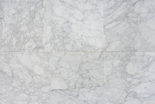 Naturstein Tilmes – Bianco Carrara Goia Marmor: Elegante Fliesen & Naturstein mit grauer Maserung. Ideal für Innenräume. Jetzt Angebot anfragen!

