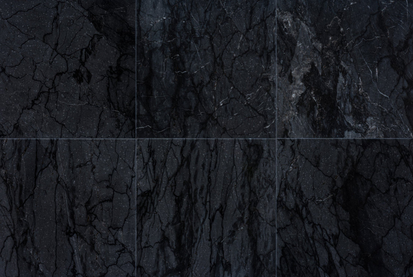 Naturstein Tilmes – Blue di Colonnata Naturstein: Dunkelblaue Eleganz aus Italien für exklusive Innenräume. Jetzt Angebot anfragen!

