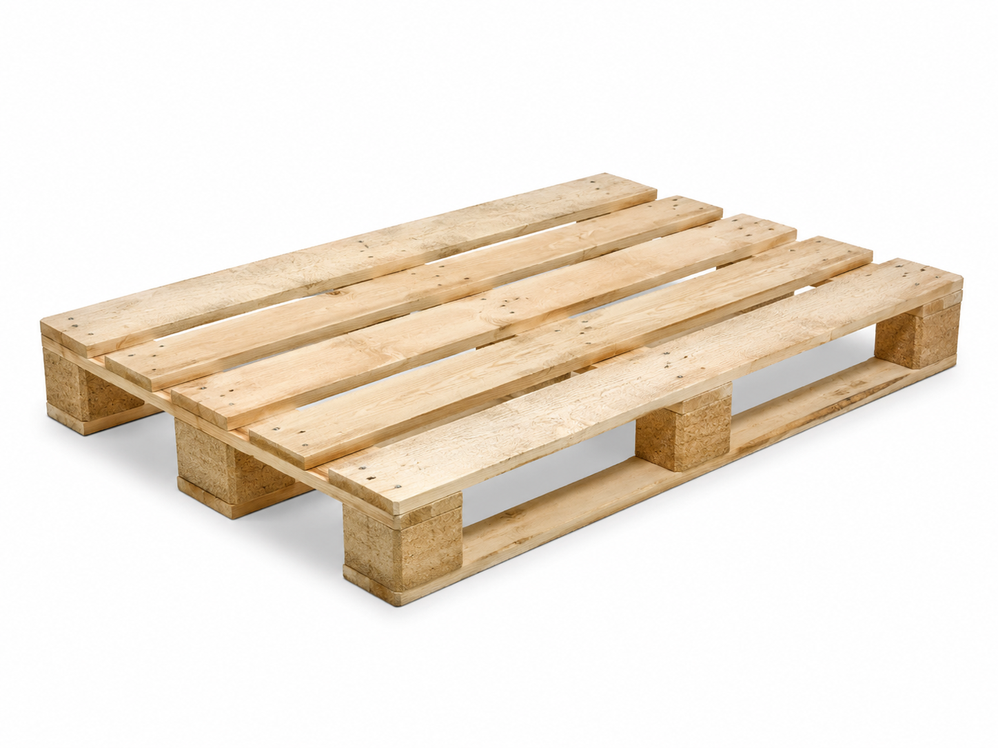 Einwegpalette aus Holz, welche für die Lieferung der Natursteine genutzt wird. 