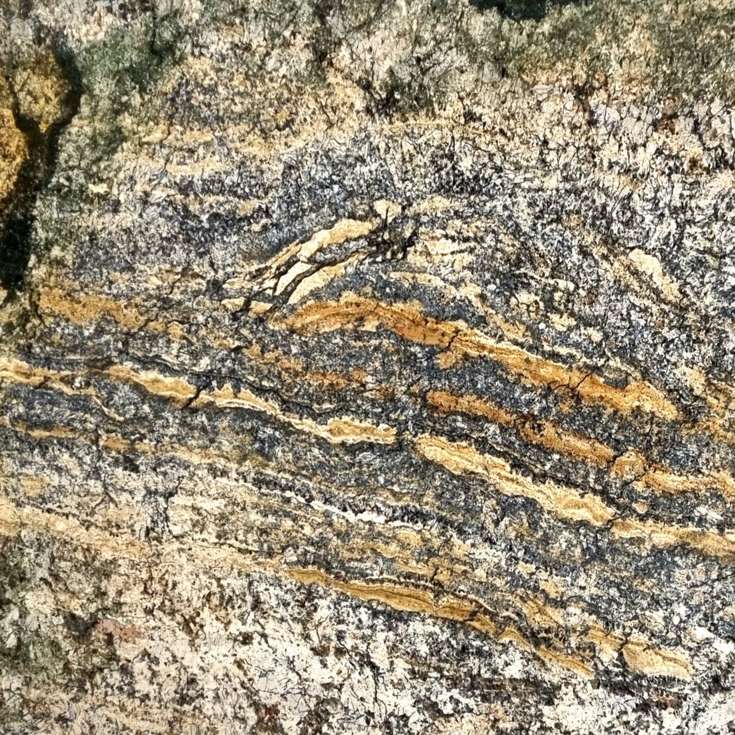 Mascaratus Granit – Hochwertiger Naturstein mit einzigartiger Maserung, ideal für moderne Innen- und Außenbereiche.

