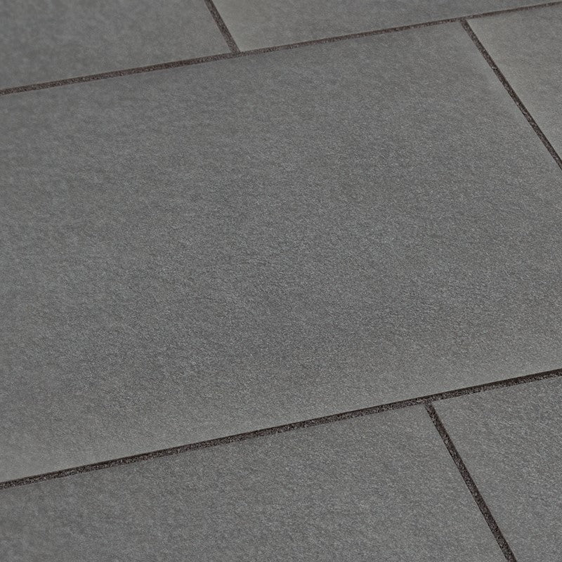 „Keramikplatte Black Beauty anthrazit, 80x40x2 cm – Rutschfeste Feinsteinzeugplatte mit Naturkante für Innen- und Außenbereiche“

