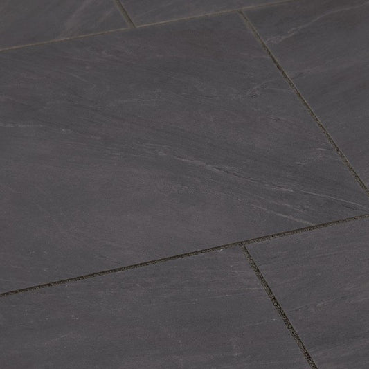 „Naturstein Tilmes – Keramikplatte Slate Grey: Rutschfeste Feinsteinzeugplatte in Grau-Anthrazit, rektifiziert und pflegeleicht, ideal für Innen- und Außenflächen.“


