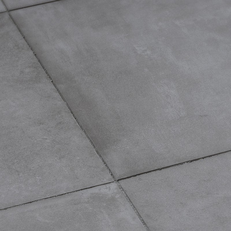 Naturstein Tilmes – Keramikplatte Urban Grey: Rutschfeste Feinsteinzeugplatte in Dunkelgrau, rektifiziert und pflegeleicht, ideal für große Innen- und Außenflächen.


