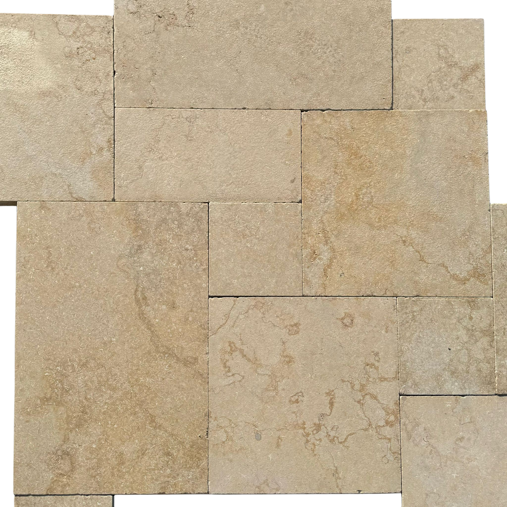 Kalkstein Terrassenplatte Catrina im römischen Verband, gelb-beige – Natursteinfliese mit geschliffener, angerauter und getrommelter Oberfläche für Außenbereiche
